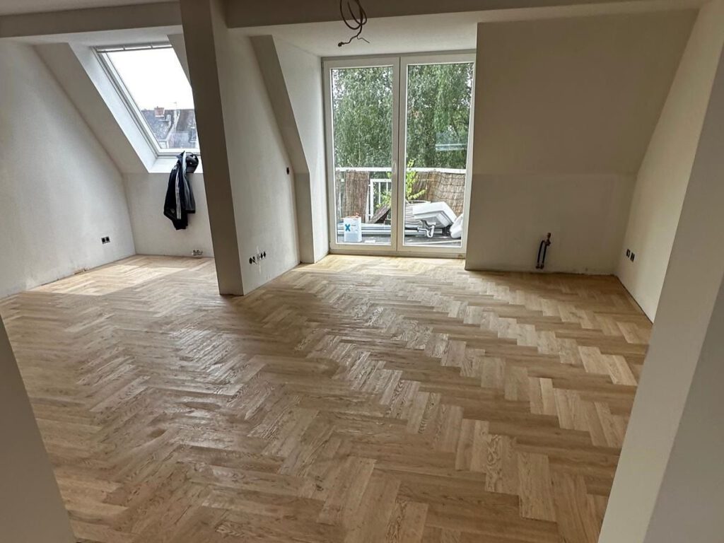 Stabparkett Fischgrät frisch verlegt